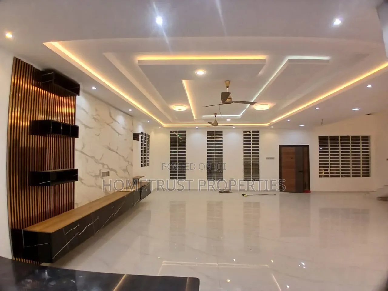 4bdrm Duplex in East Legon, American House for sale in American House