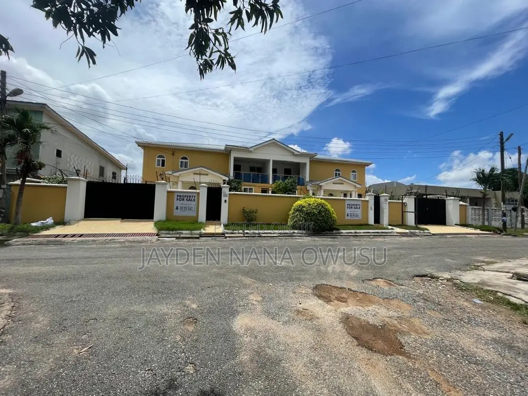 8bdrm House in Osu for sale in Osu