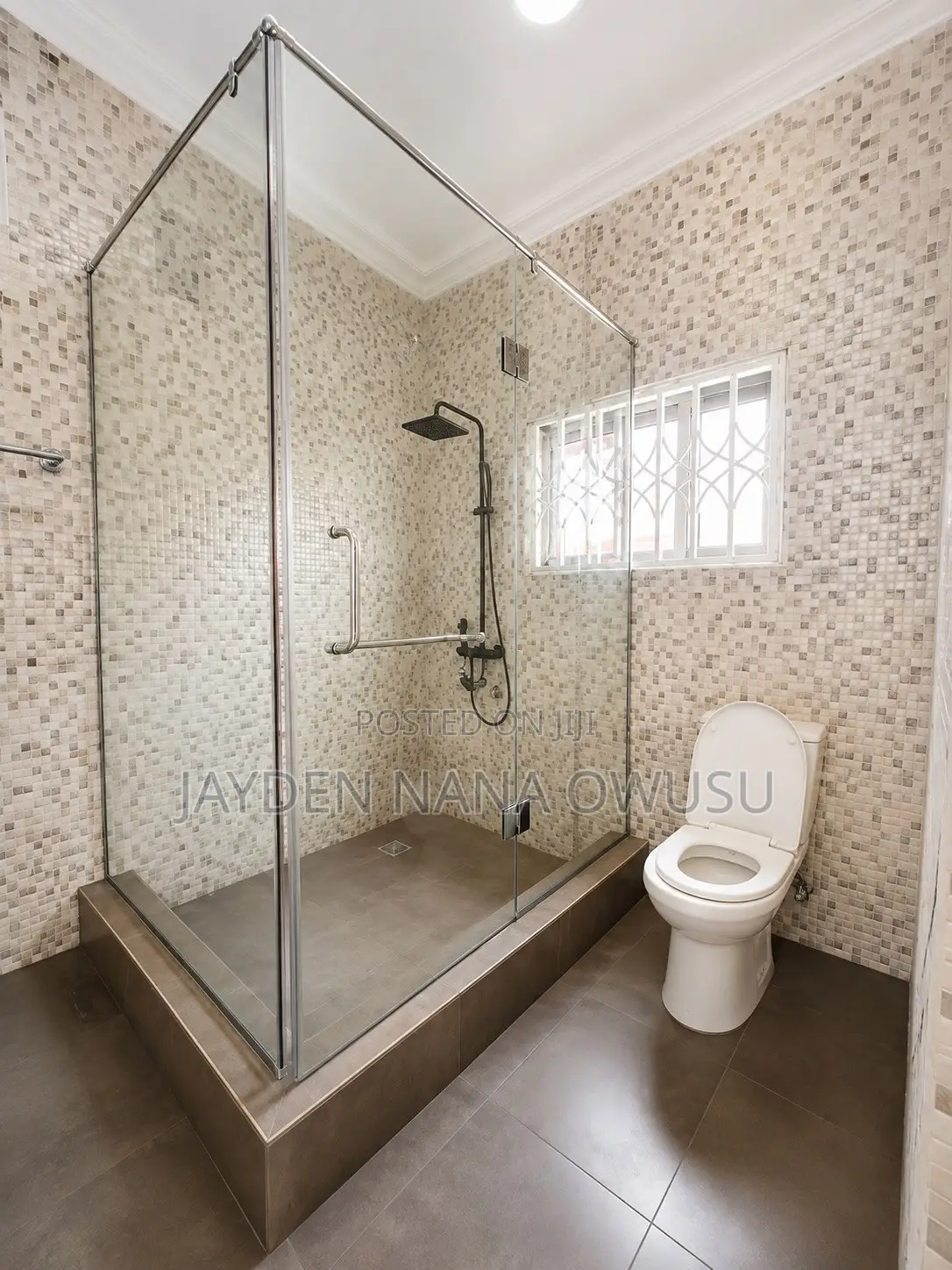 8bdrm House in Osu for sale in Osu
