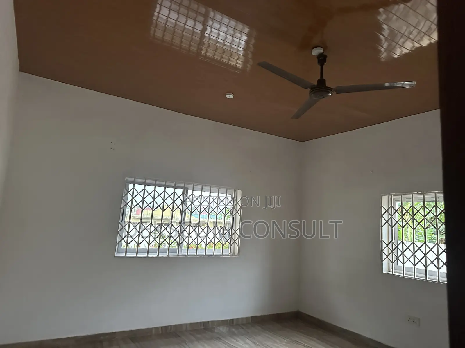 5bdrm House in Danfa for sale in Danfa