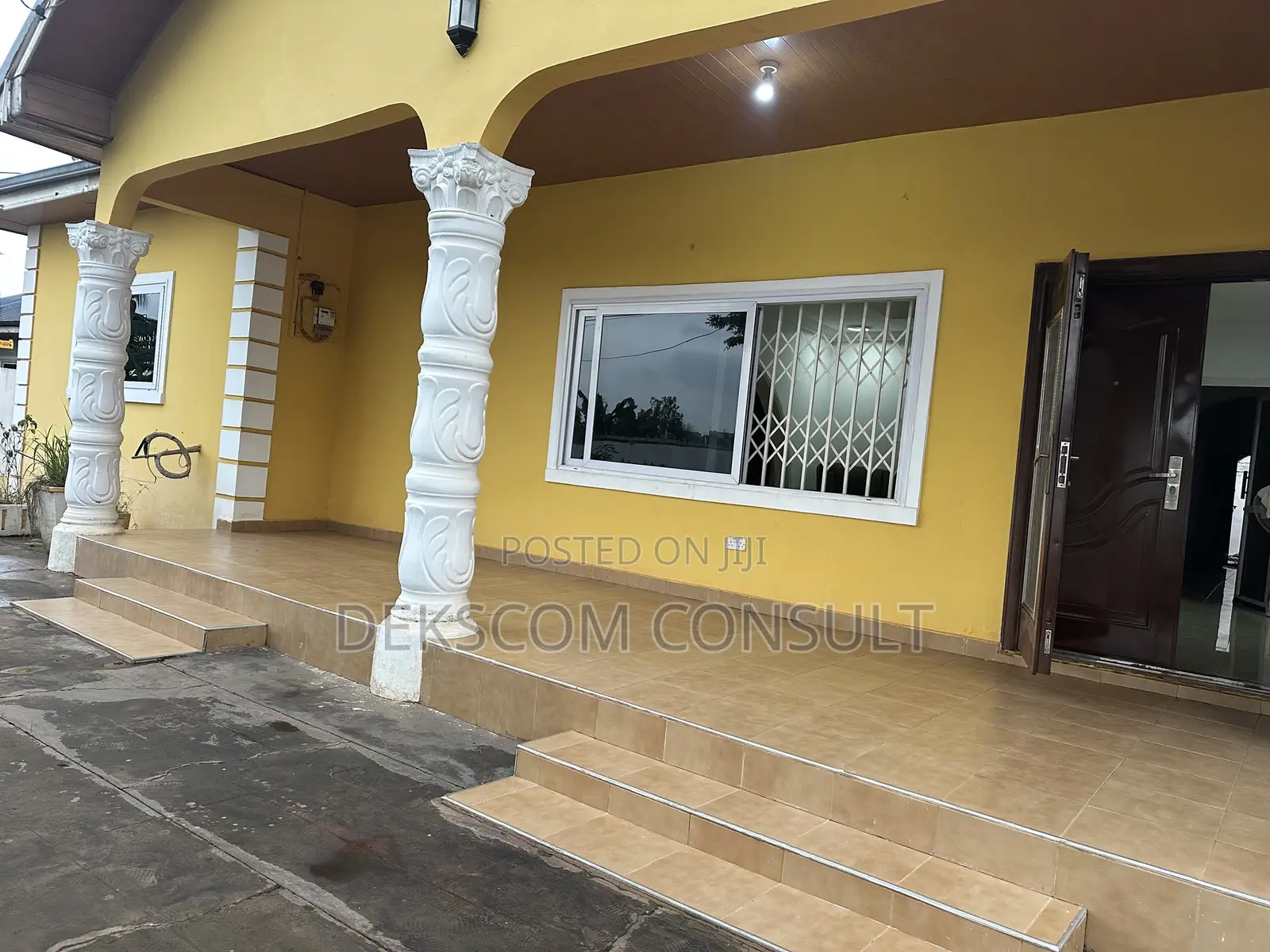 5bdrm House in Danfa for sale in Danfa