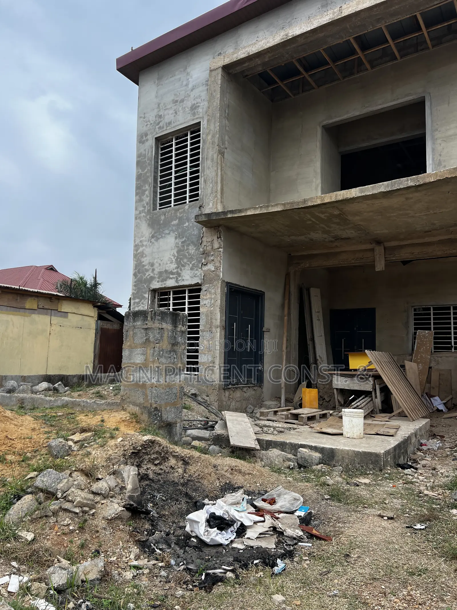 5bdrm Duplex in Lakeside Estate, Ashaley Botwe for sale in Ashaley Botwe