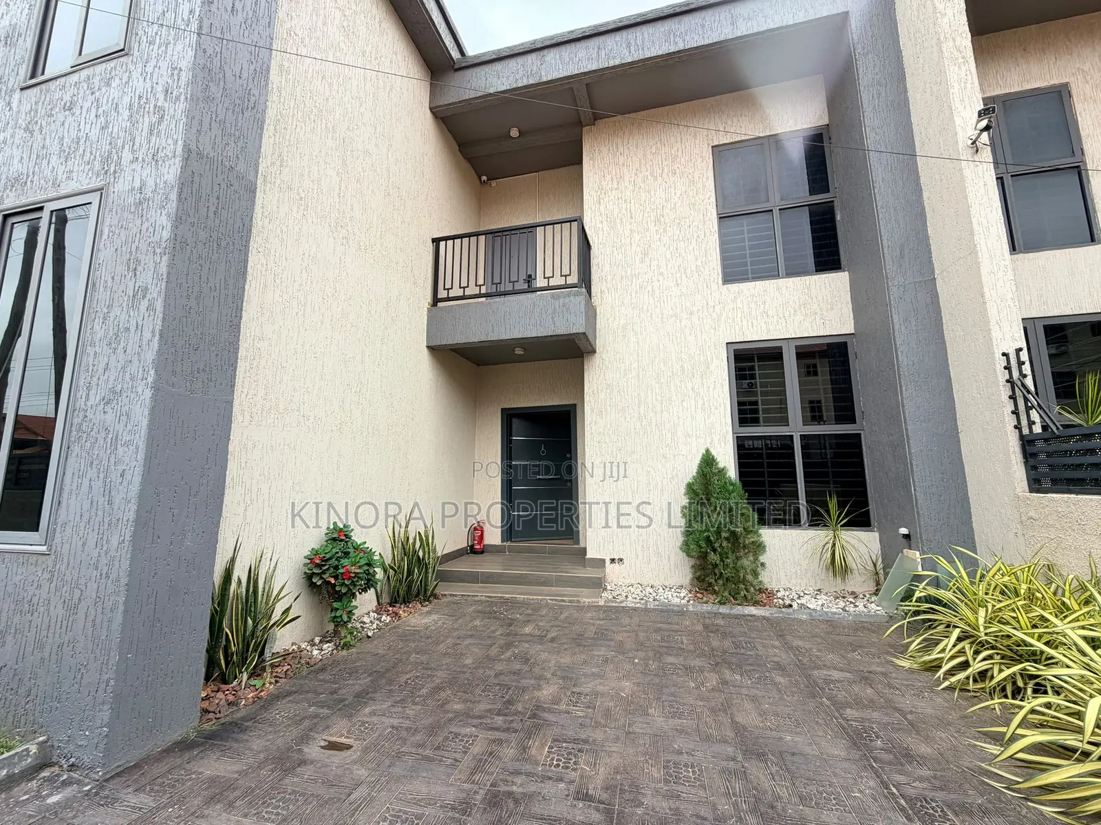 4bdrm Duplex in Ashaley Botwe for rent in Ashaley Botwe