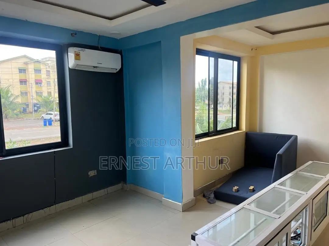 3bdrm Block of Flats in Ssnit Flats for sale in SSNIT Flats