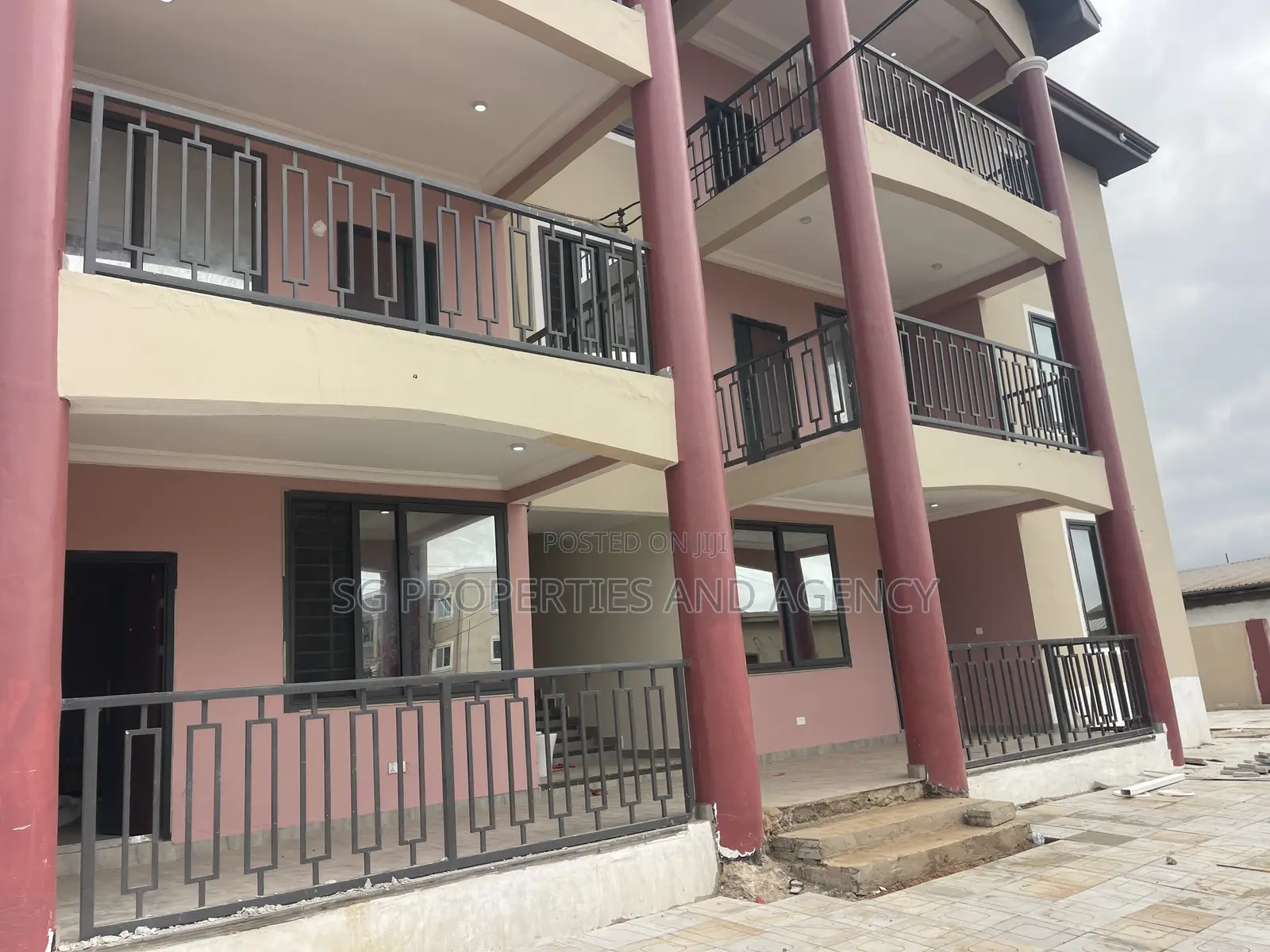 2bdrm Apartment in Lashibi, Sakumono for rent in Sakumono