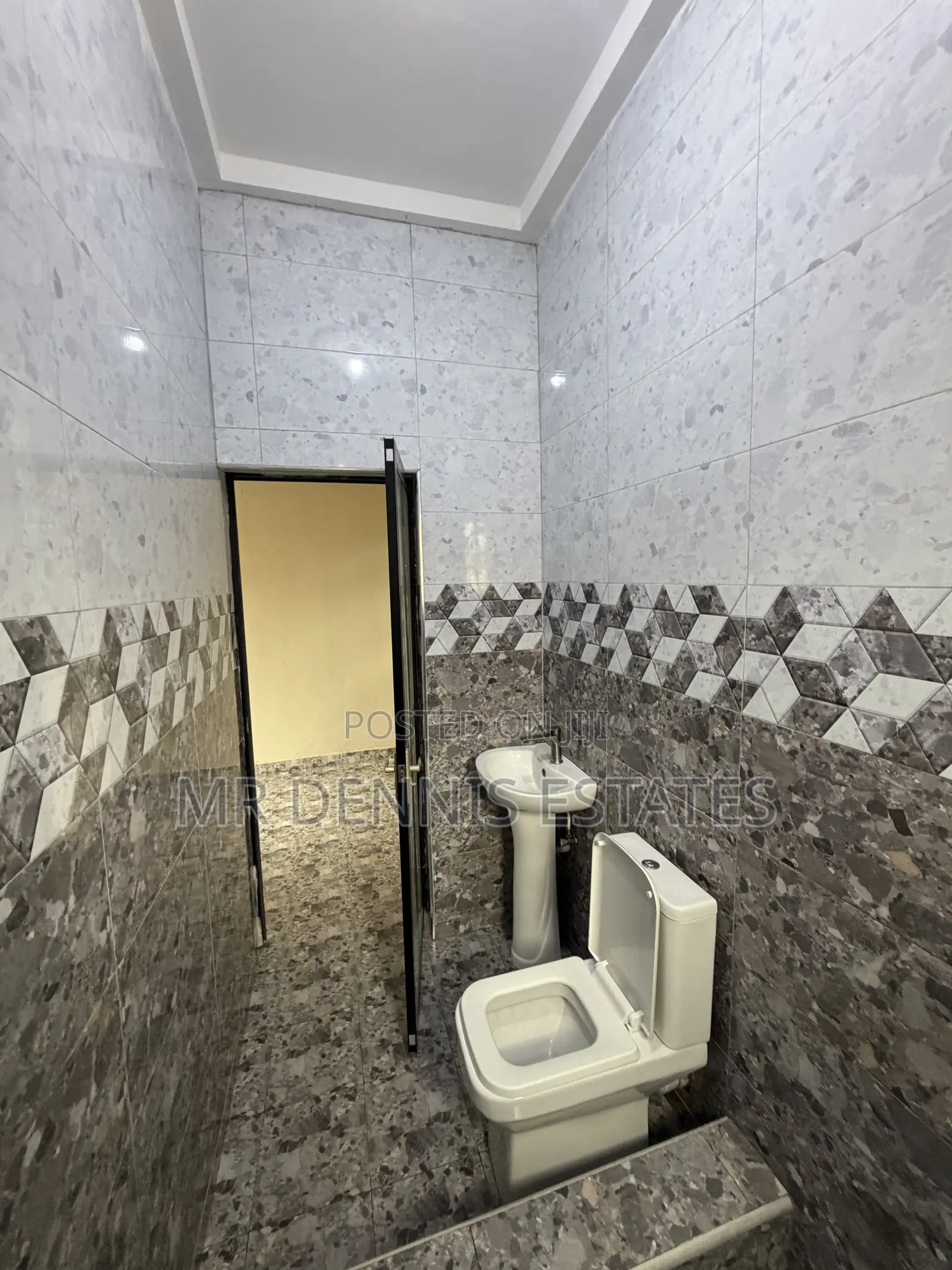 1bdrm Apartment in Westhills Mall for rent in West Hills Mall Area