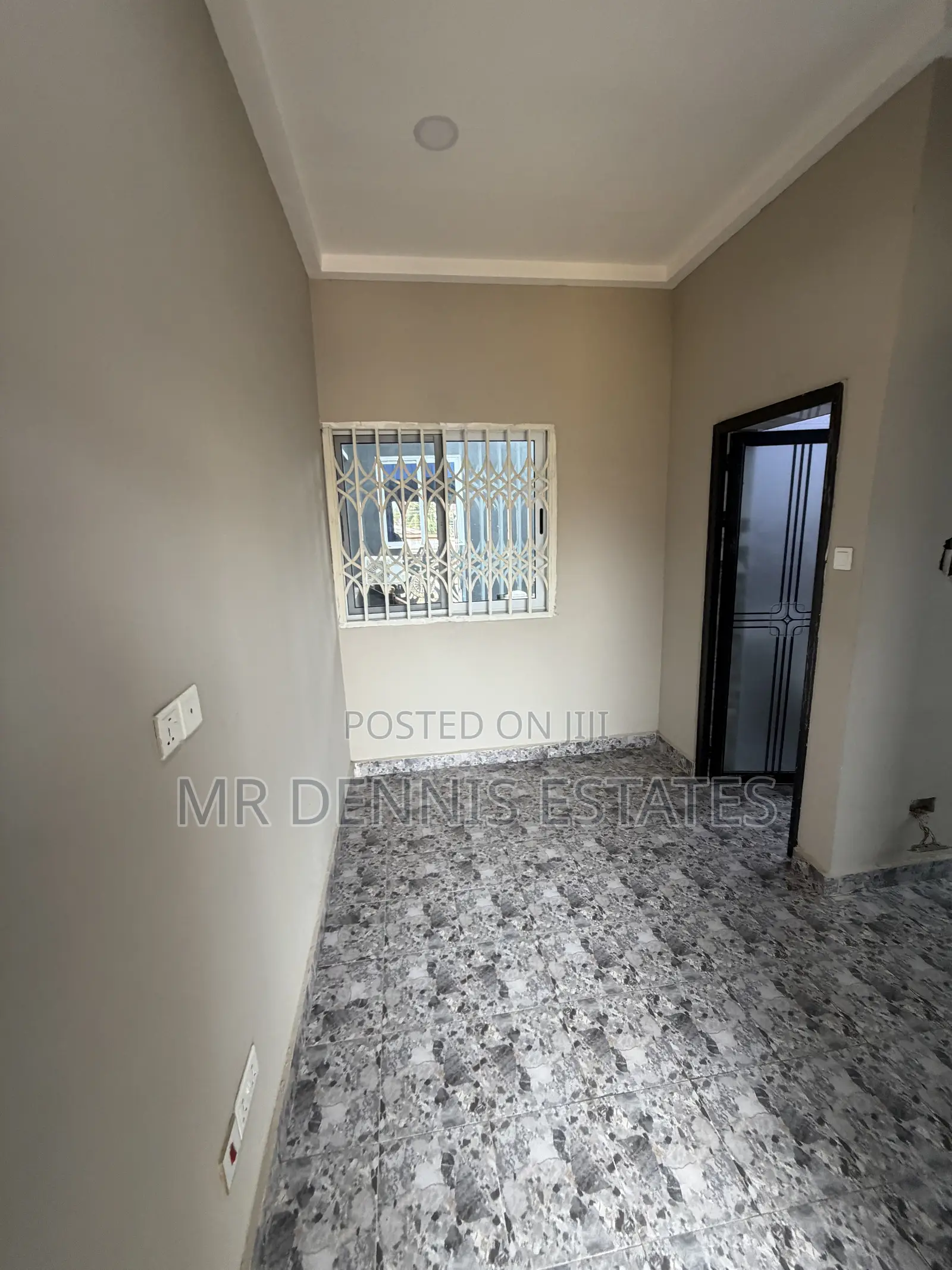 1bdrm Apartment in Westhills Mall for rent in West Hills Mall Area