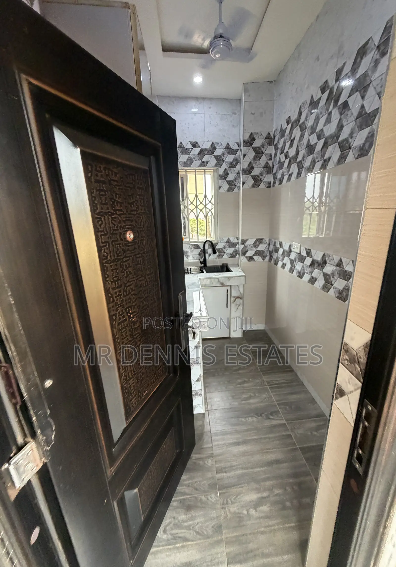 1bdrm Apartment in Westhills Mall for rent in West Hills Mall Area