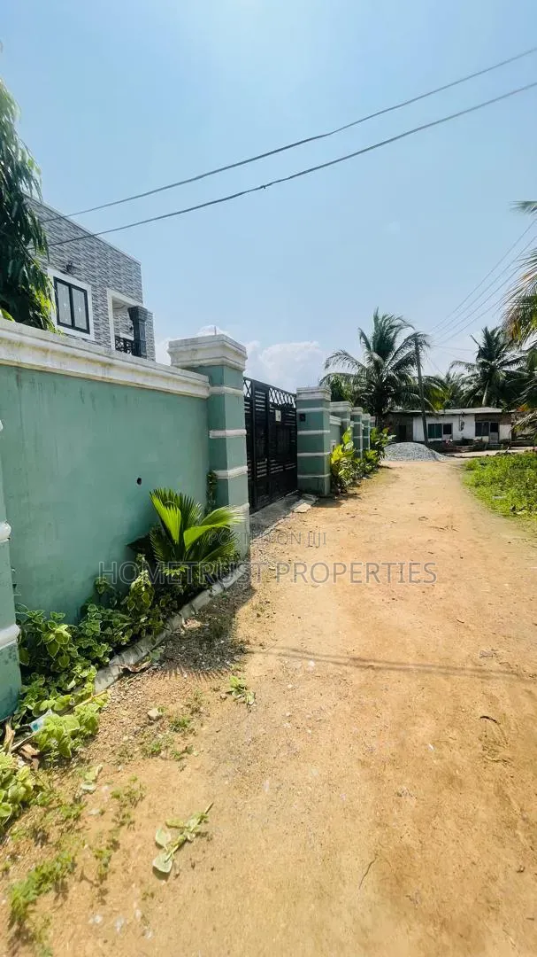 Furnished 6bdrm Duplex in Ablekuma Afuaman, Pentecost for sale in Pentecost