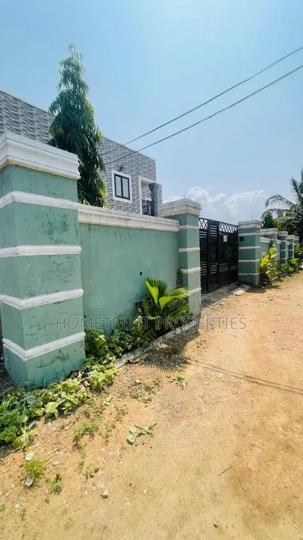 Furnished 6bdrm Duplex in Ablekuma Afuaman, Pentecost for sale in Pentecost