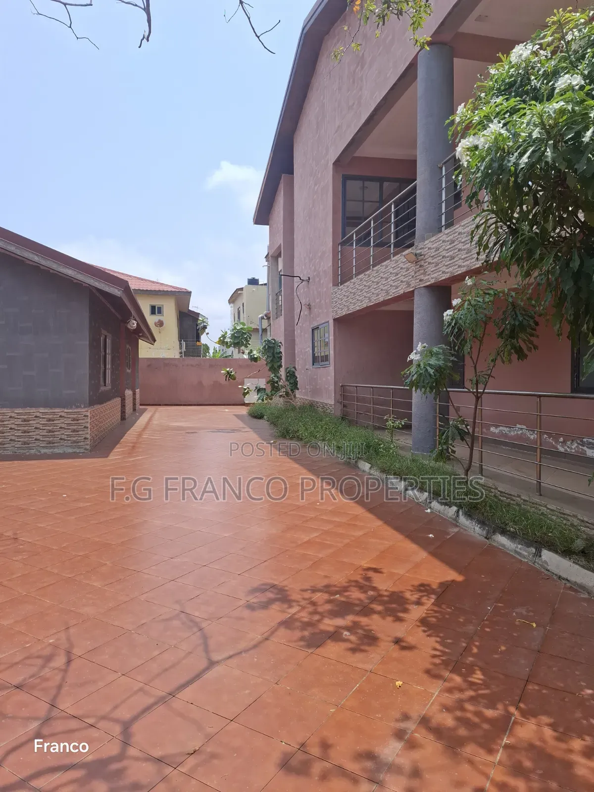 7bdrm House in Kg Franco Properties, Baatsona Total for rent in Baatsona Total