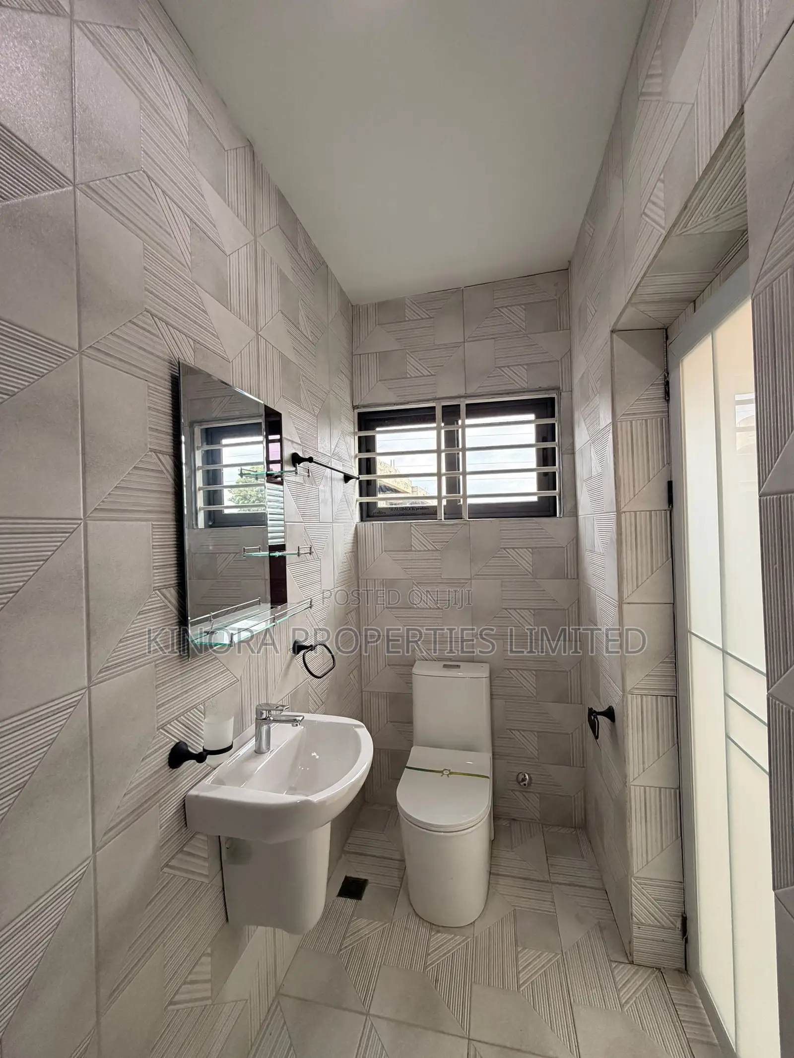 3bdrm House in Adenta New Legon for sale in Adenta