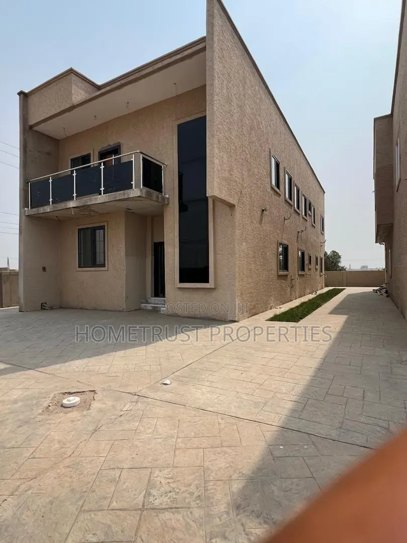 4bdrm Duplex in Ashaley Botwe, Nmai-Dzorn for sale in Nmai-Dzorn