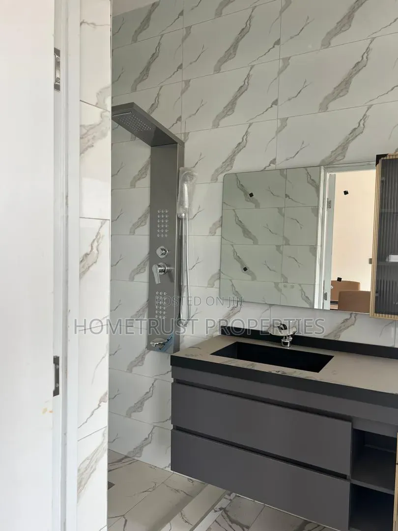 4bdrm Duplex in Ashaley Botwe, Nmai-Dzorn for sale in Nmai-Dzorn