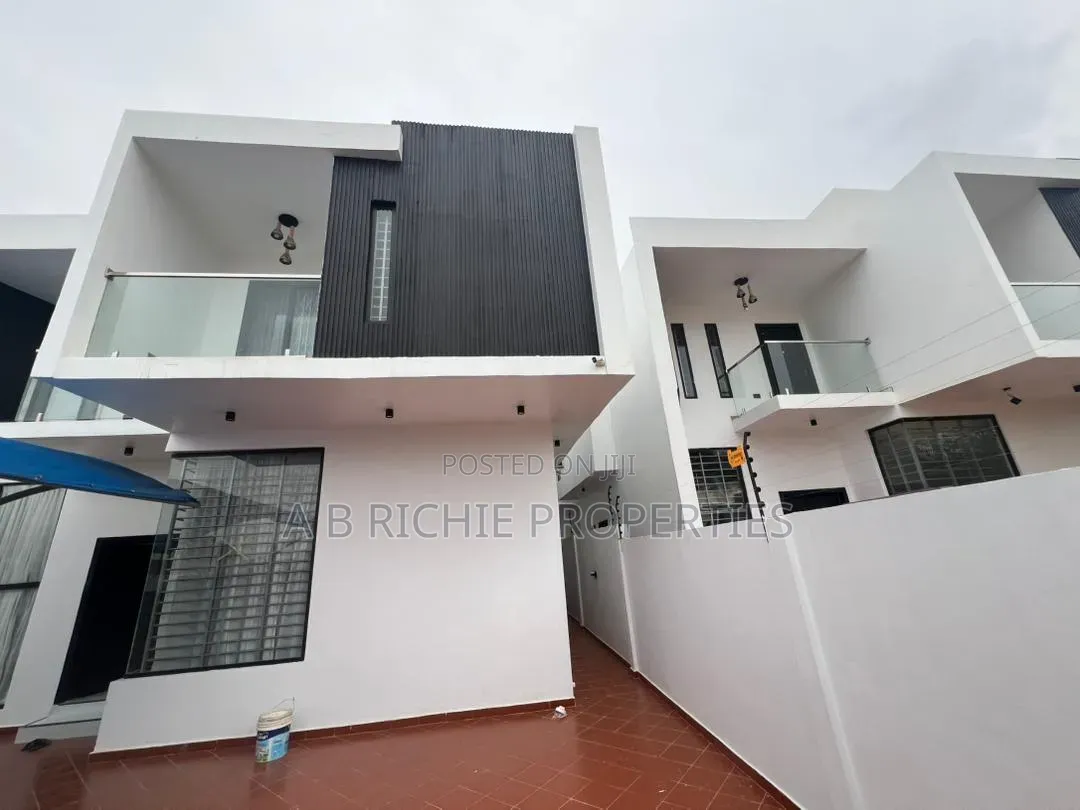 4bdrm House in Ab Richie Properties, Baatsona Total for sale in Baatsona Total