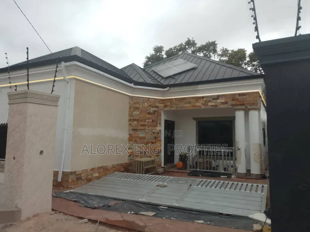 3bdrm House in Adenta Maalejor, Malejor for sale in Malejor
