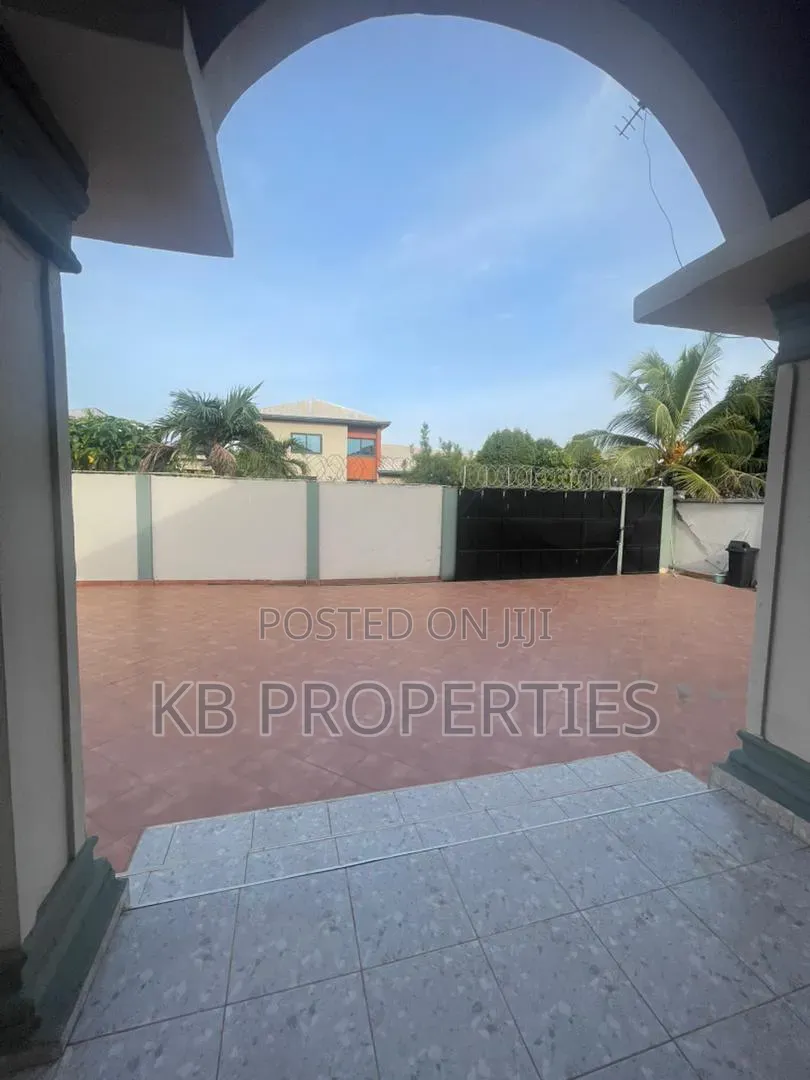 4bdrm House in Kb Properties, Baatsona Total for rent in Baatsona Total