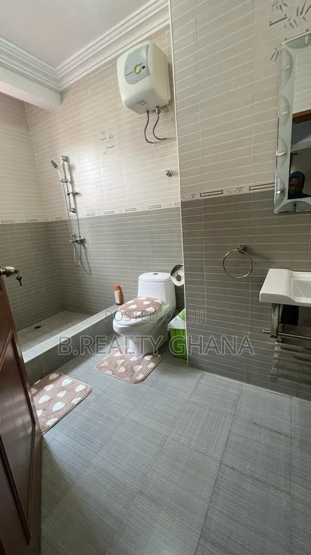 Furnished 5bdrm House in Spintex for rent in Spintex