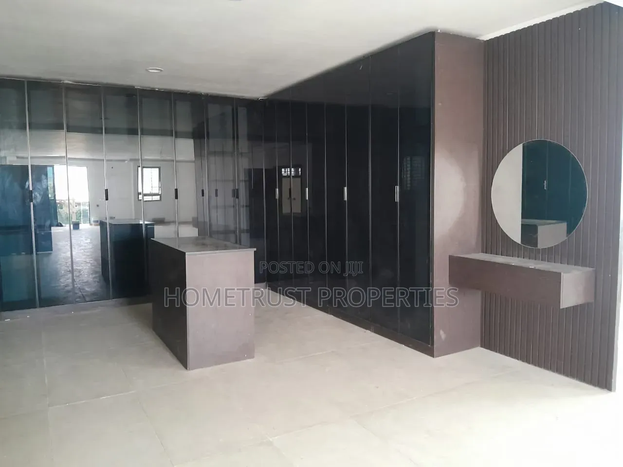 7bdrm Duplex in East Legon, Boundary Road Area for sale in Boundary Road Area