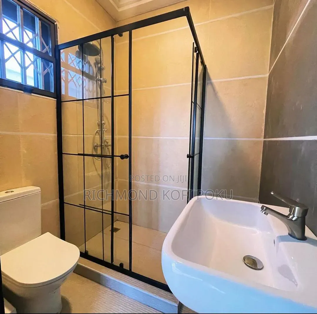 4bdrm Townhouse/Terrace in Kofis Realty, Baatsona Total for sale in Baatsona Total