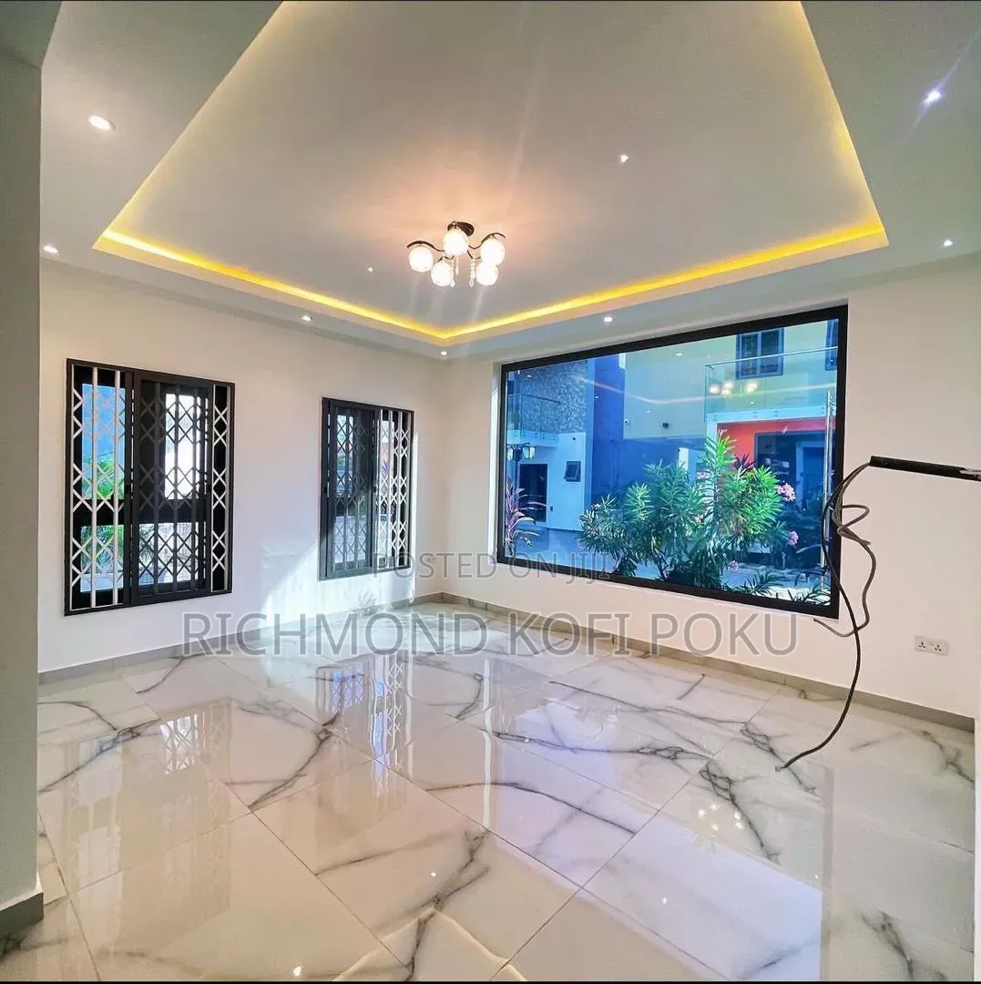 4bdrm Townhouse/Terrace in Kofis Realty, Baatsona Total for sale in Baatsona Total