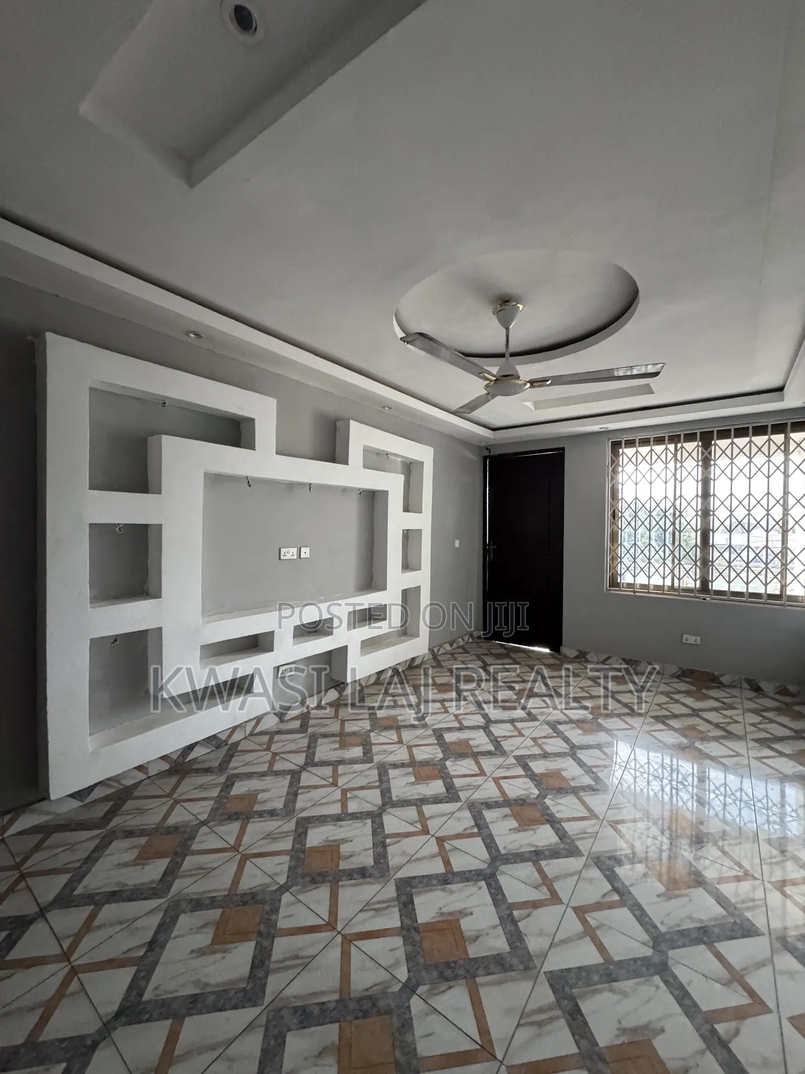 2bdrm Apartment in Old Barrier, Weija for rent in Weija