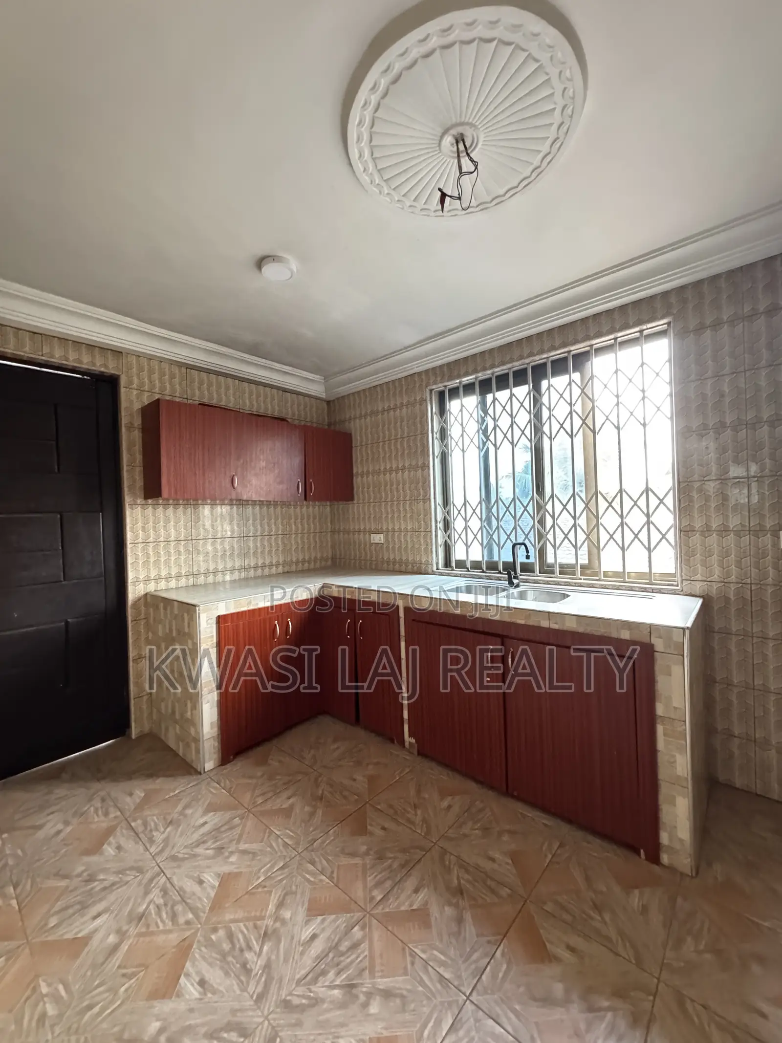 2bdrm Apartment in Old Barrier, Weija for rent in Weija