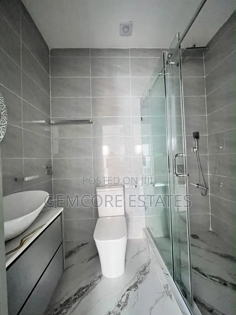2bdrm Townhouse / Terrace in School Junction, Ashaley Botwe for rent in Ashaley Botwe