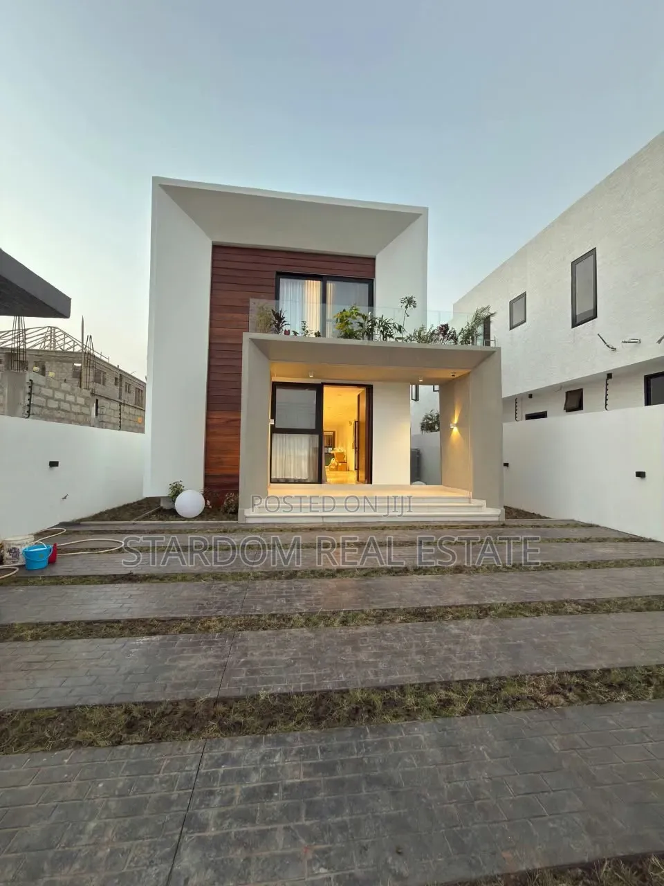 4bdrm Duplex in East Legon Hills, Boundary Road Area for sale in Boundary Road Area