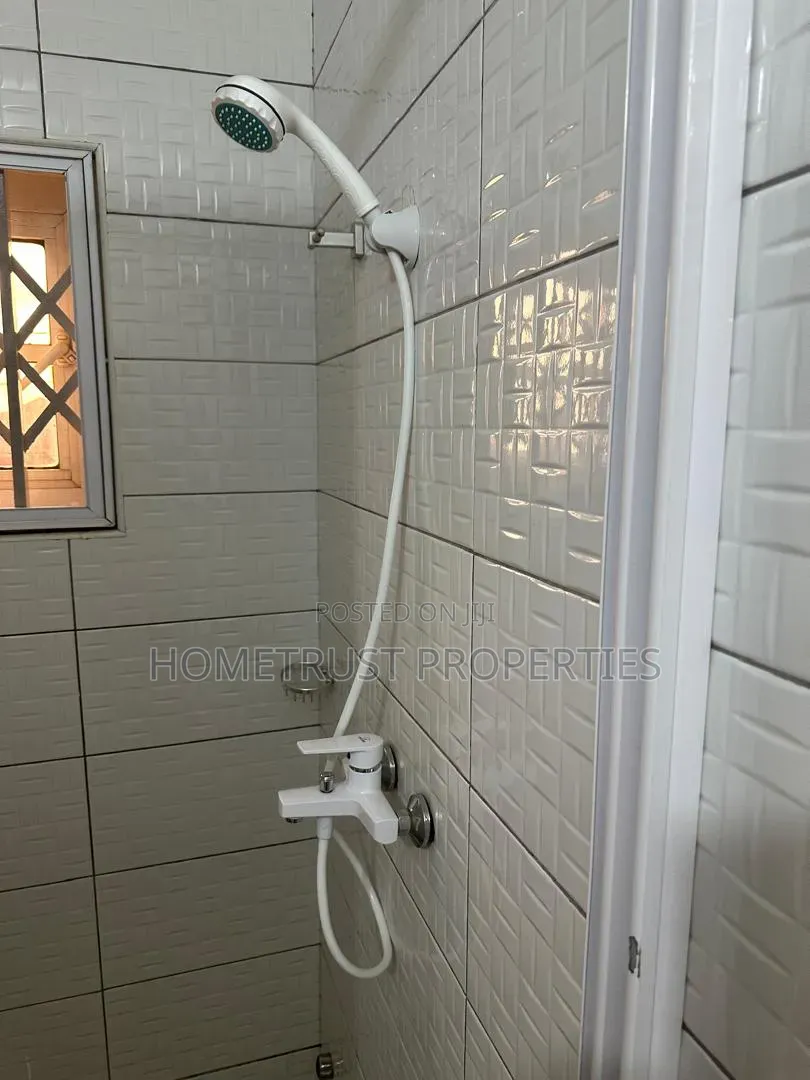 3bdrm Apartment in Ashongman Estate, Police Station for rent in Police Station