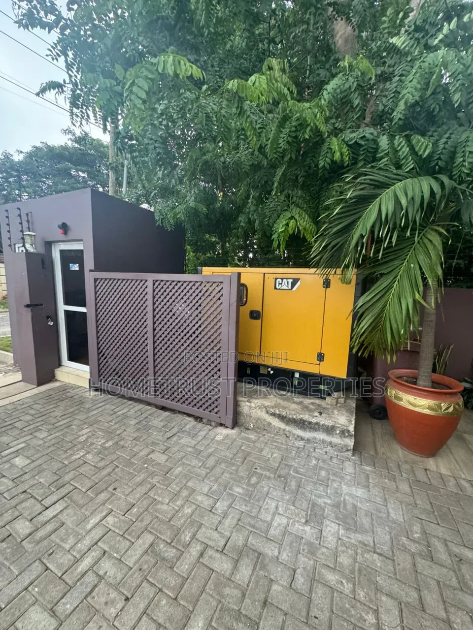 4bdrm Duplex in Airport Residential for rent in Airport Residential Area