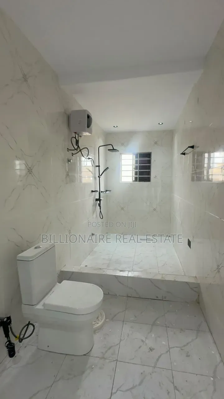4bdrm Duplex in Asokore Mampong, Kumasi Metropolitan for sale in Kumasi Metropolitan