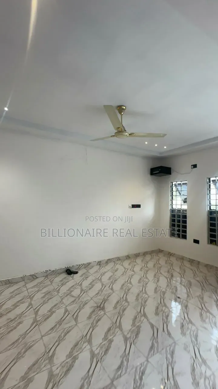 4bdrm Duplex in Asokore Mampong, Kumasi Metropolitan for sale in Kumasi Metropolitan