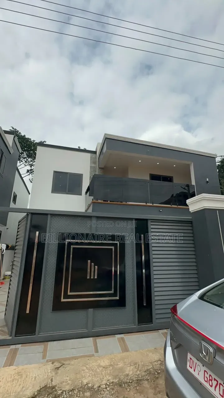 4bdrm Duplex in Parkoso, Kumasi Metropolitan for sale in Kumasi Metropolitan