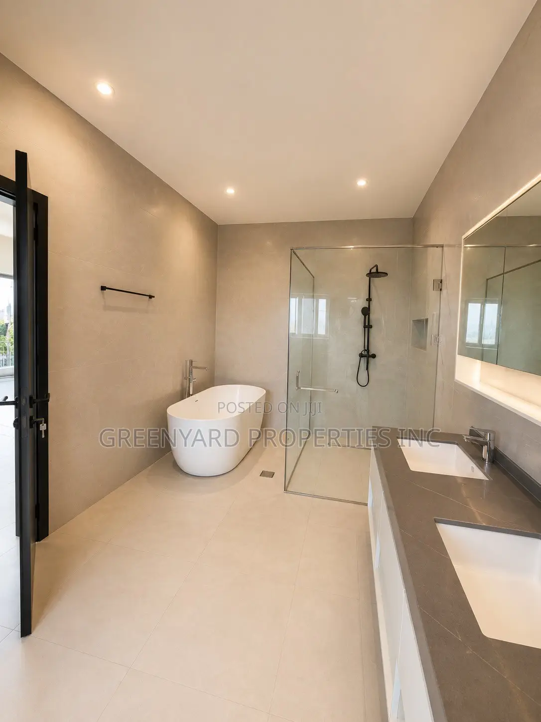 5bdrm House in American House, East Legon for rent in East Legon