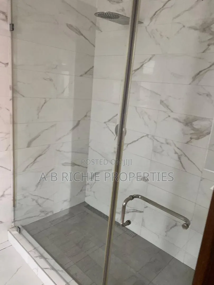 4bdrm Penthouse in Ab Richie Properties, American House for rent in American House