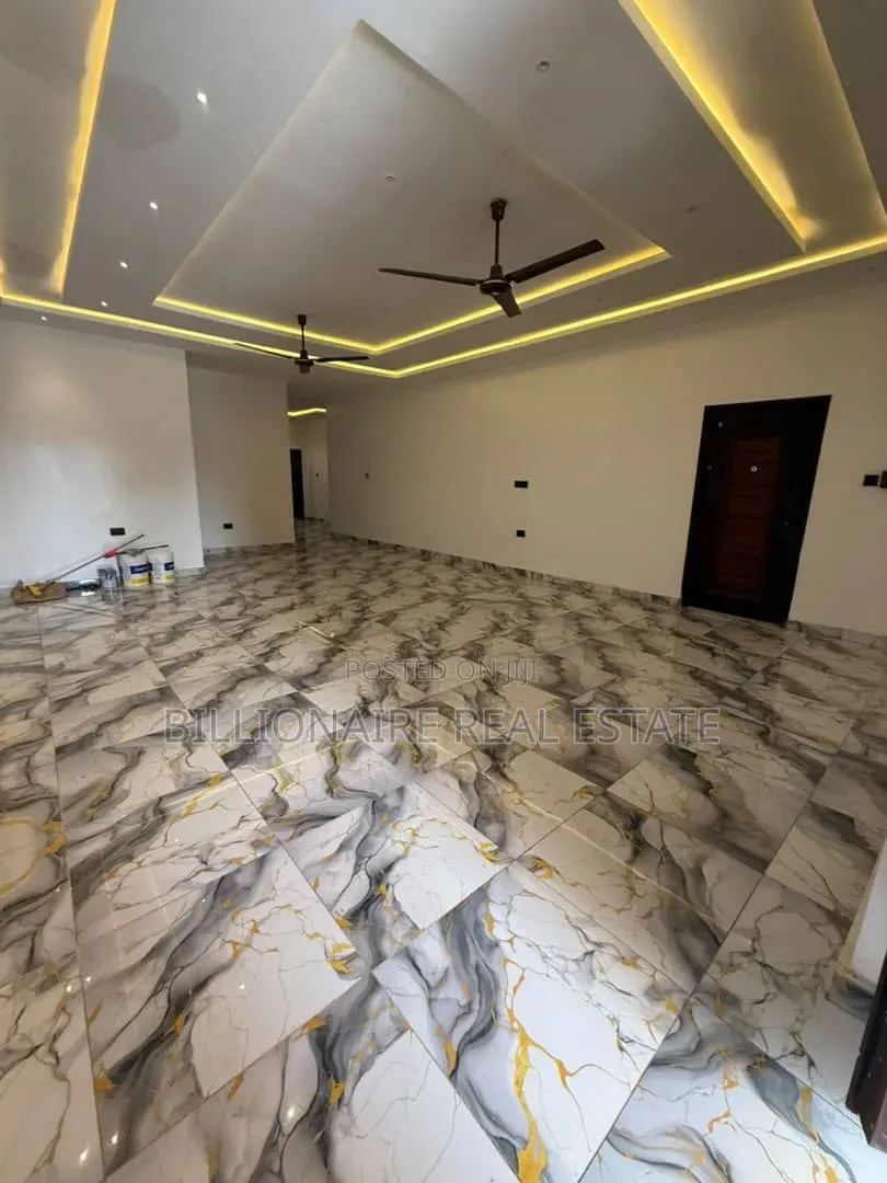 4bdrm Duplex in Santasi Kokoben, Kumasi Metropolitan for sale in Kumasi Metropolitan