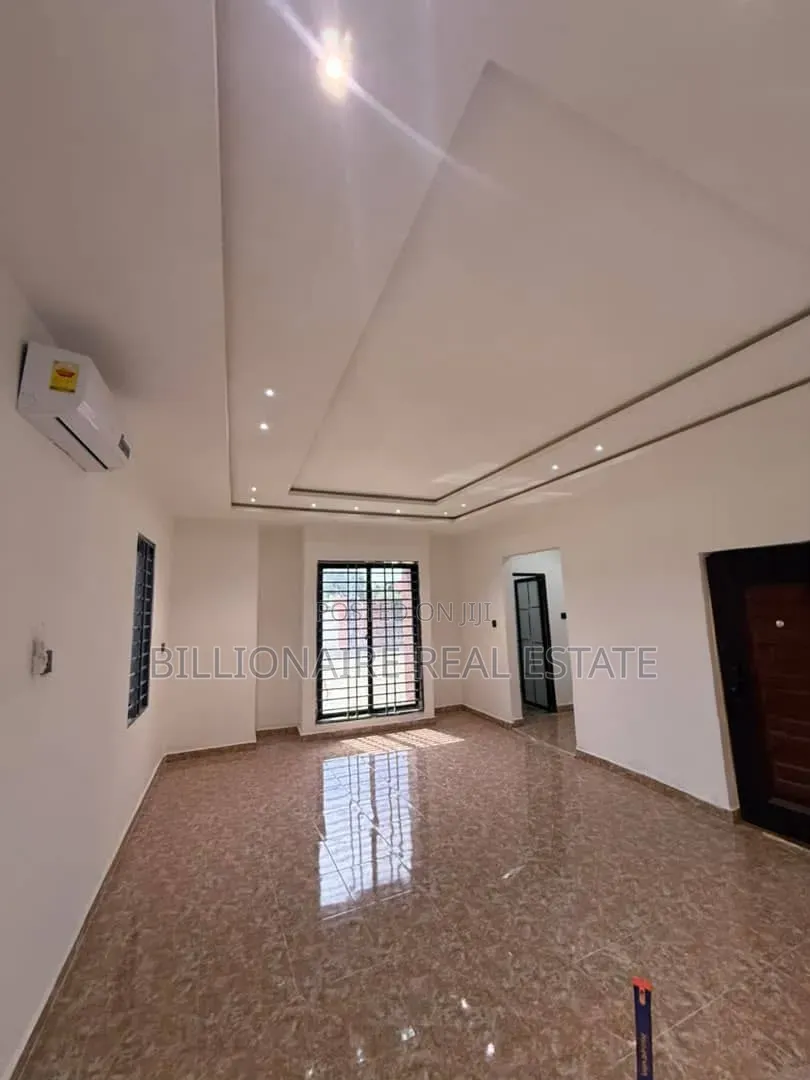4bdrm Duplex in Santasi Kokoben, Kumasi Metropolitan for sale in Kumasi Metropolitan