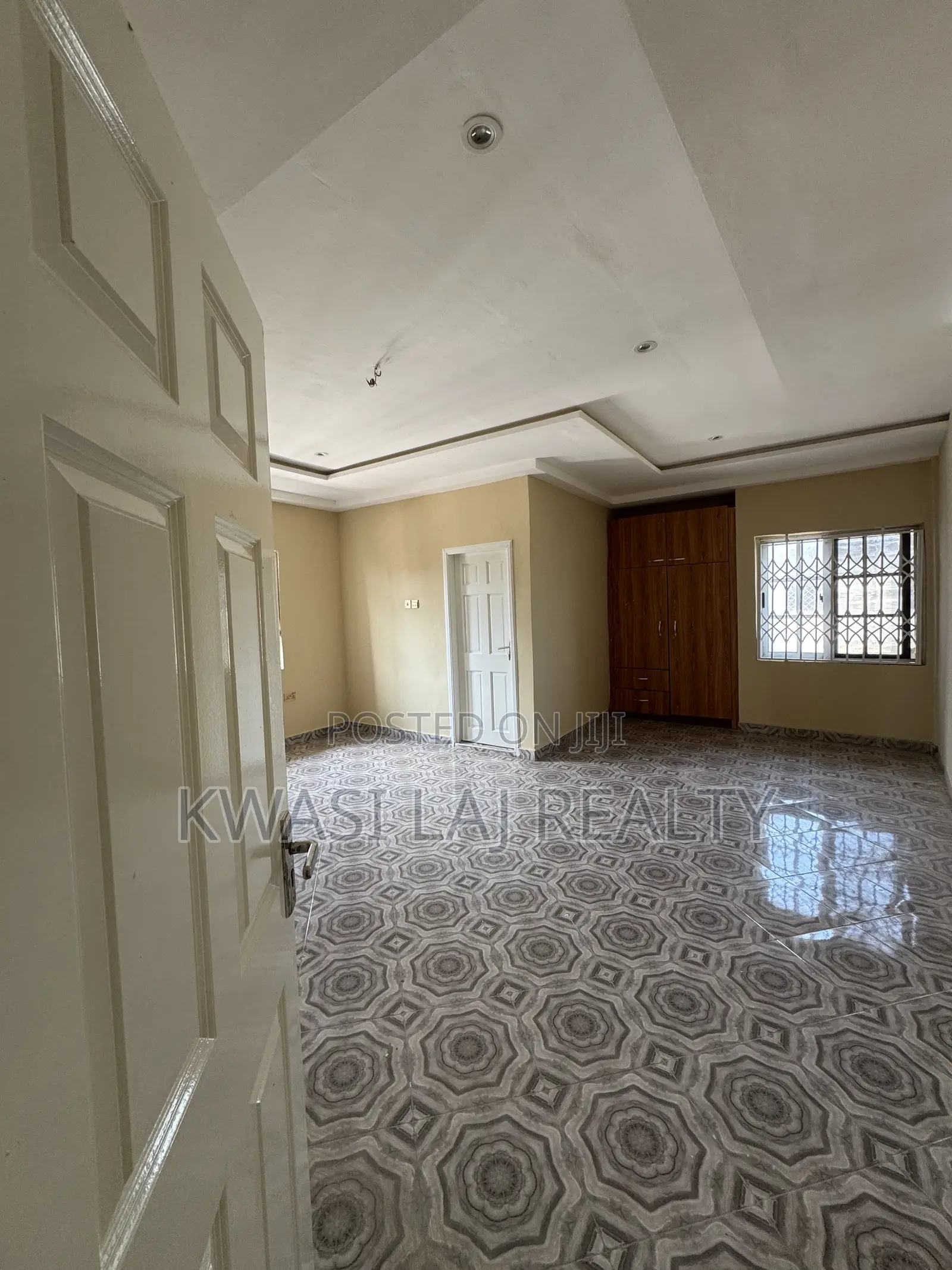 2bdrm Apartment in Redtop, Weija for rent in Weija