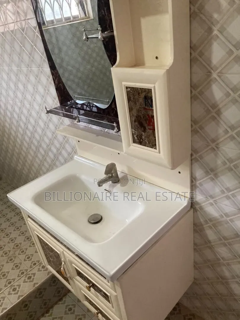 5bdrm Apartment in Santasi Kokoben, Kumasi Metropolitan for rent in Kumasi Metropolitan