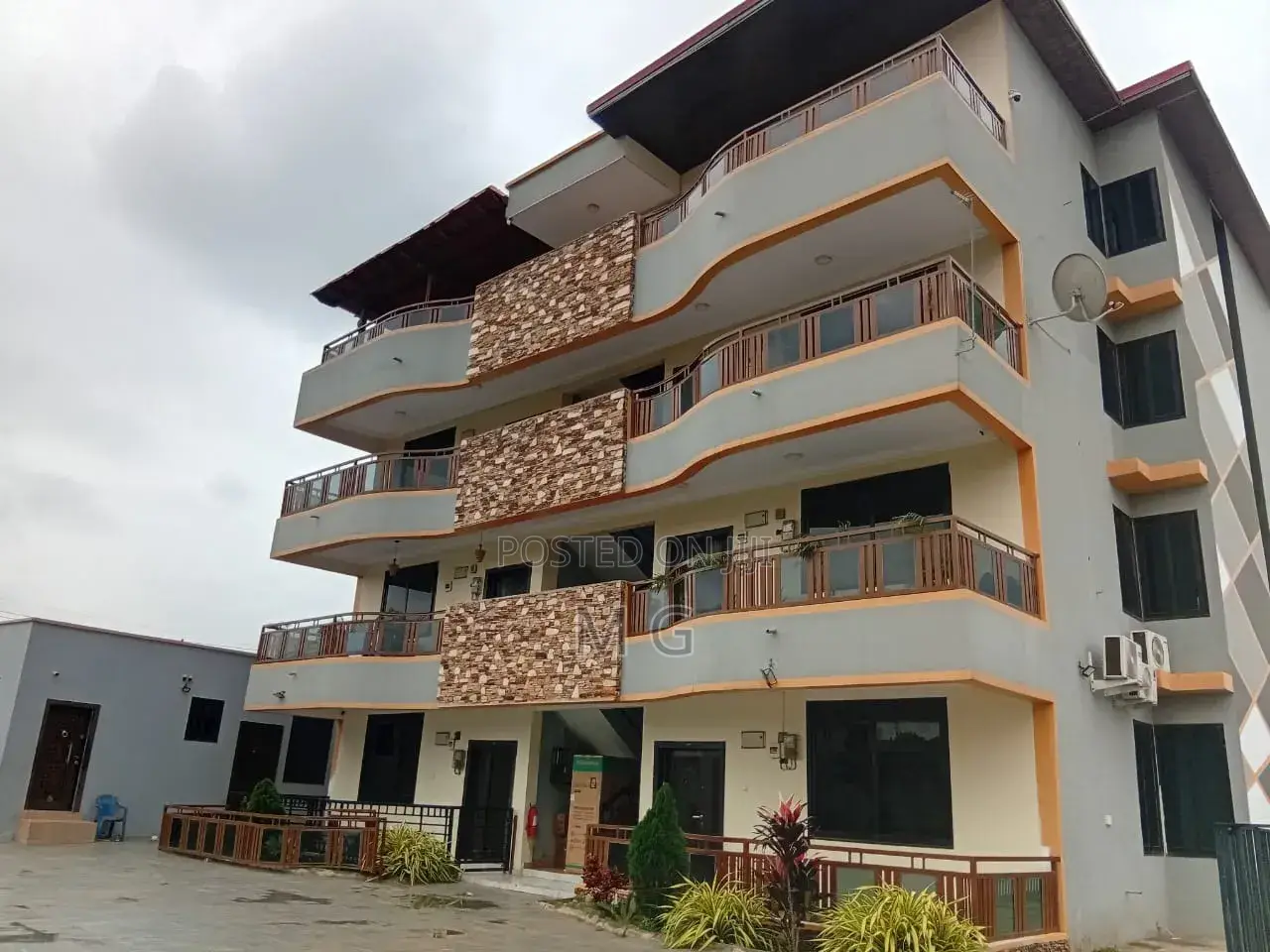 2 Bedroom Fully Furnished Apartment for Rent in Community 25