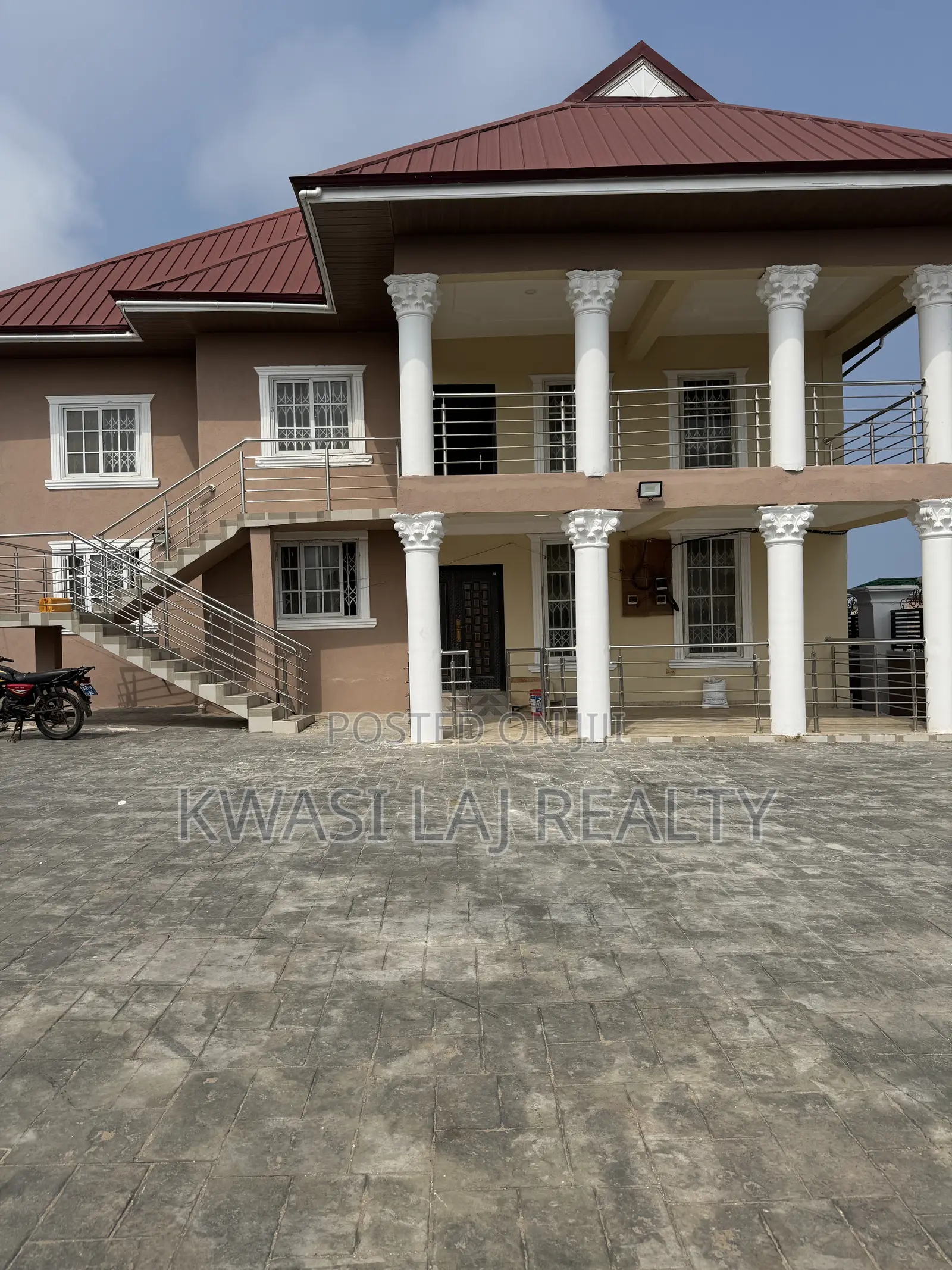 1bdrm Apartment in Redtop, Weija for rent in Weija