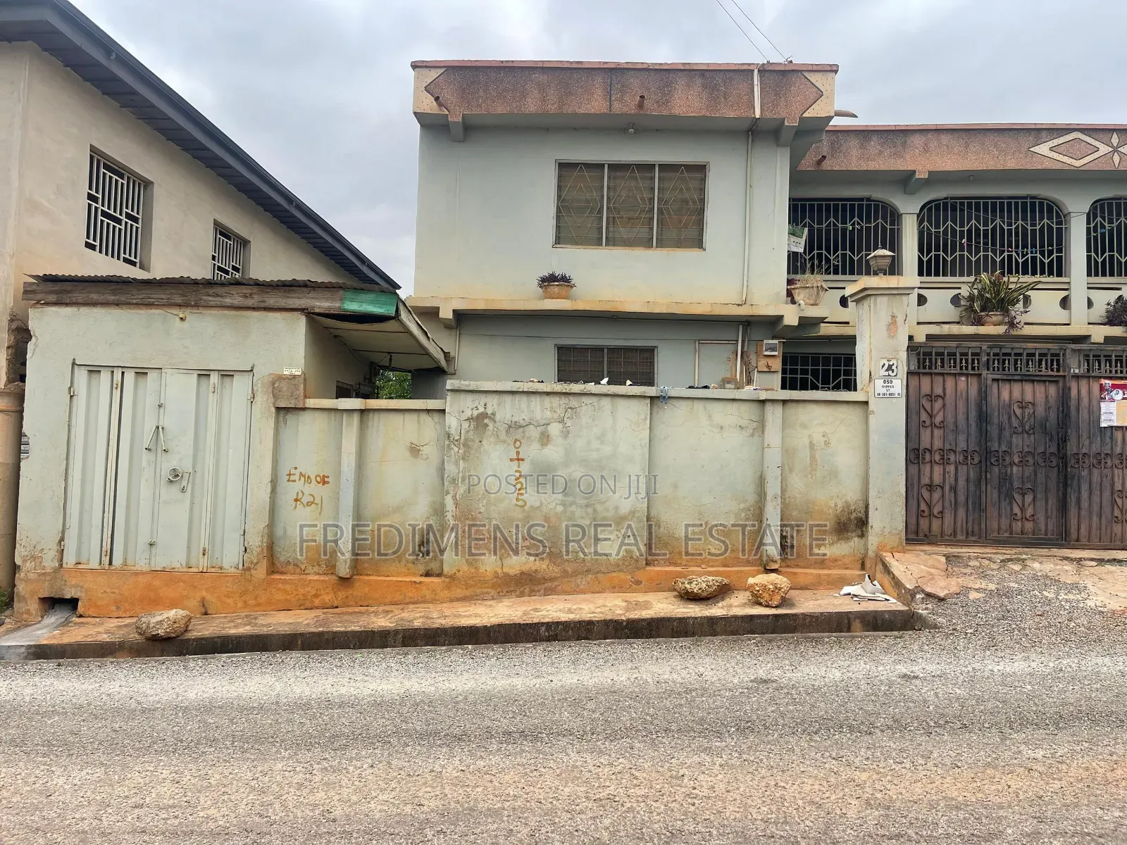 12bdrm House in Kumasi Metropolitan for sale in Kumasi Metropolitan