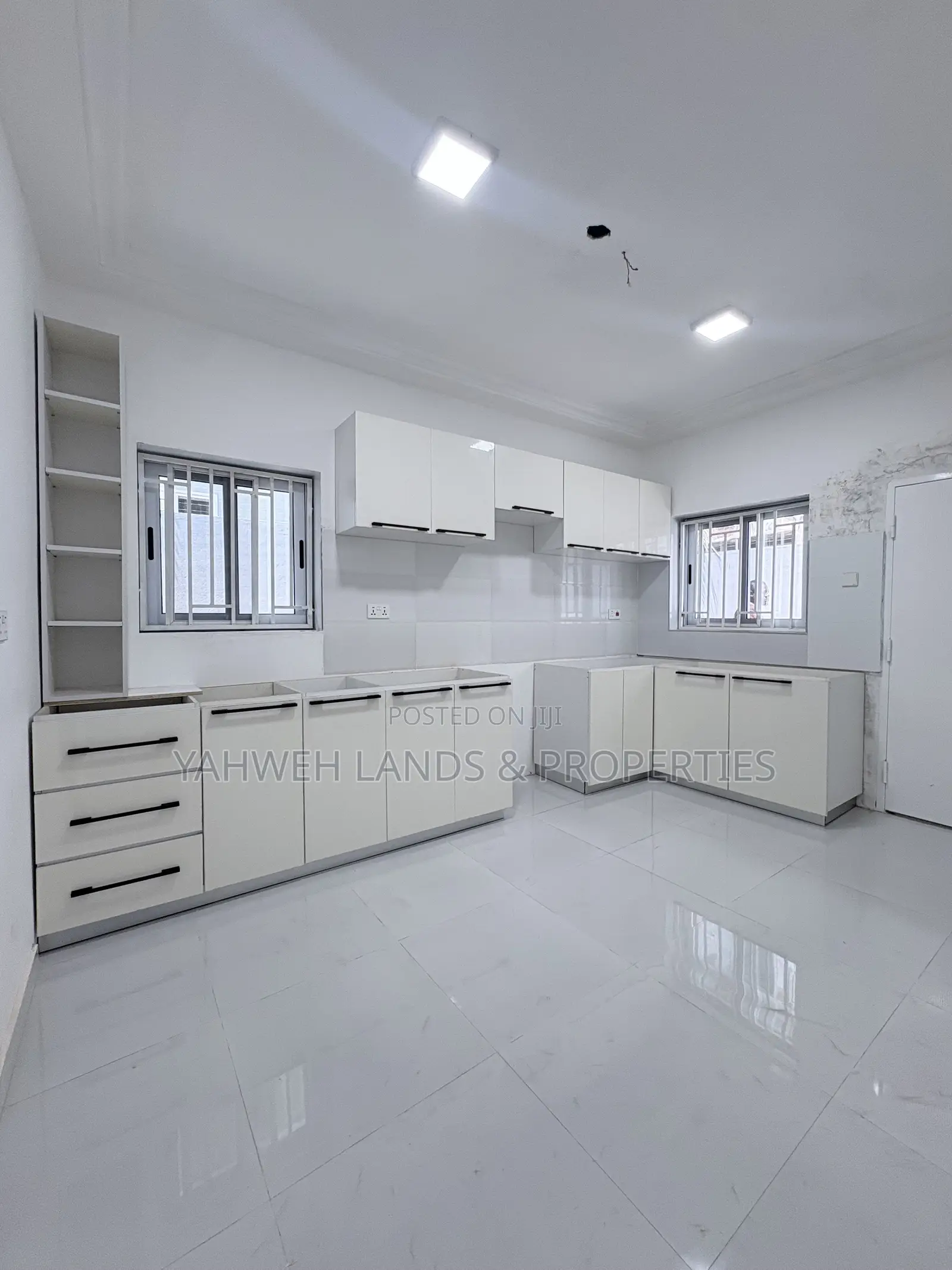 3bdrm House in 18 Dstv, Spintex for rent in Spintex