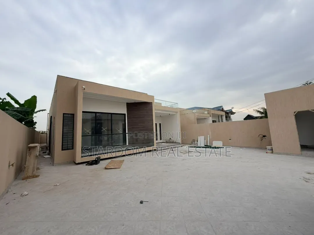 3bdrm Bungalow in Lakeside Estate for rent in Lake Side Estate