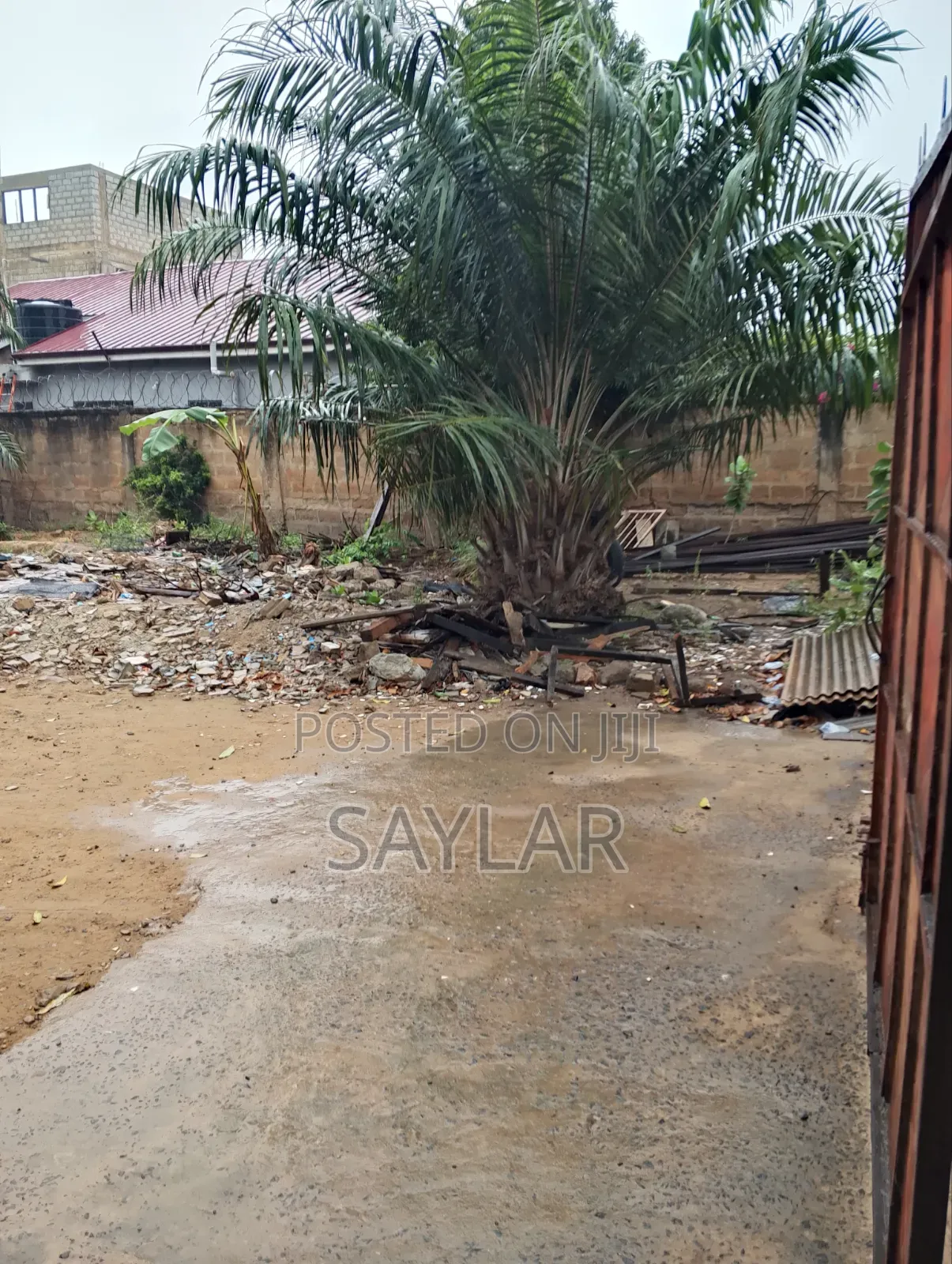 Special Land for Sale 50/110 Size T d.c Documents Klagon in Sakumono