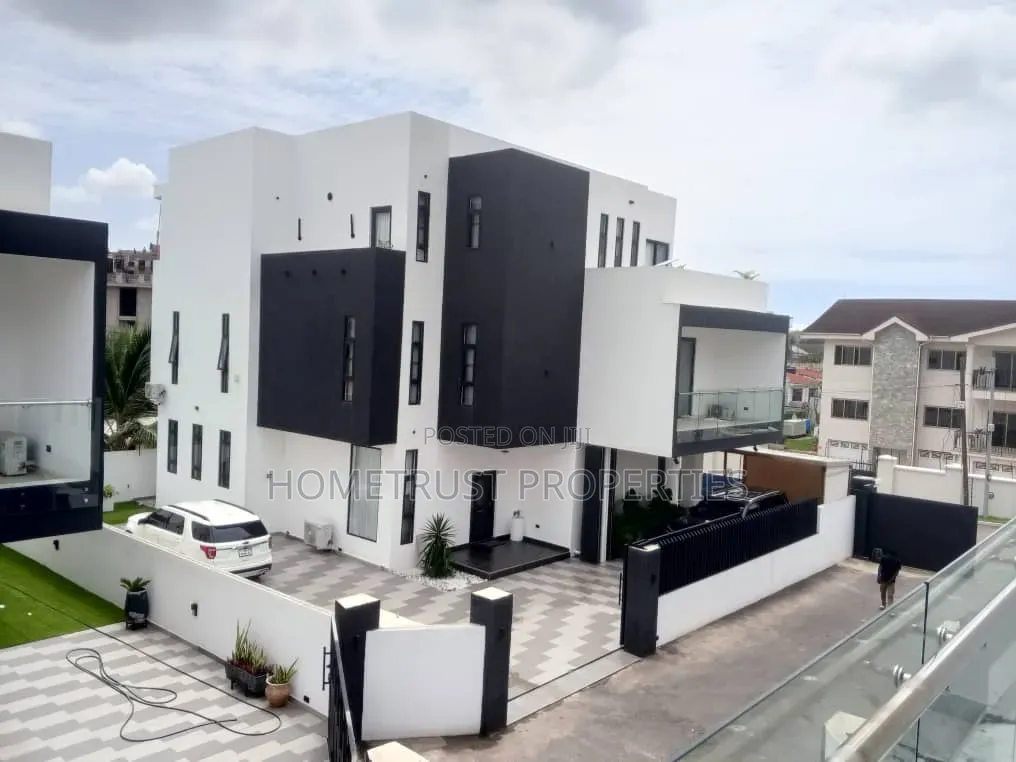 5bdrm Duplex in East Legon A&C Mall for sale in A&C Mall Area