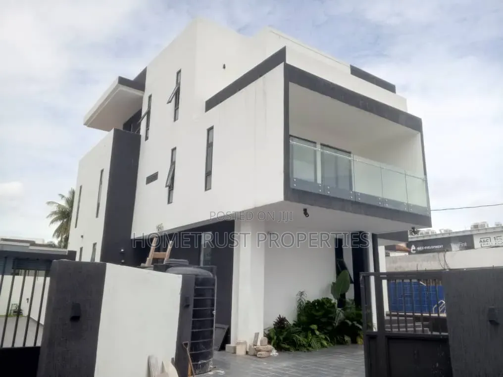 5bdrm Duplex in East Legon A&C Mall for sale in A&C Mall Area