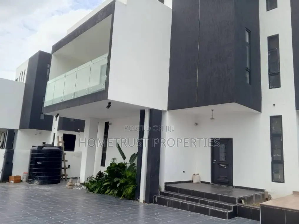 5bdrm Duplex in East Legon A&C Mall for sale in A&C Mall Area
