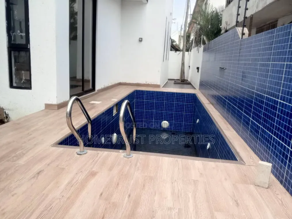 5bdrm Duplex in East Legon A&C Mall for sale in A&C Mall Area